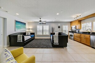 24 Central Ave in Palm Coast, FL - Building Photo