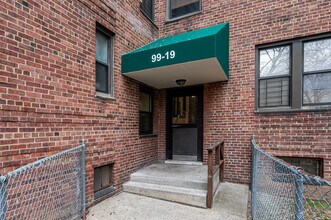 Fannwood Estates in Rego Park, NY - Building Photo - Building Photo