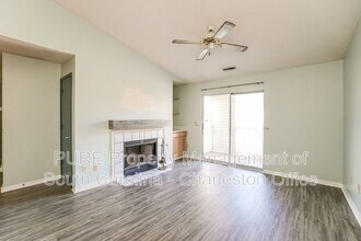 2011 N Hwy 17 in Mount Pleasant, SC - Building Photo - Building Photo