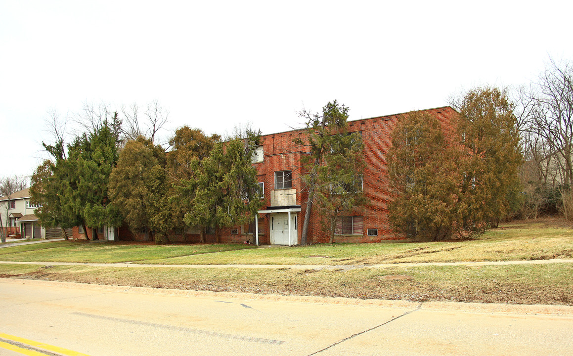91 Solon Rd in Bedford, OH - Building Photo