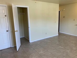 826 Russell Cir in Norman, OK - Building Photo - Building Photo