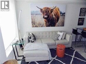 7 Applewood Ln in Toronto, ON - Building Photo - Building Photo