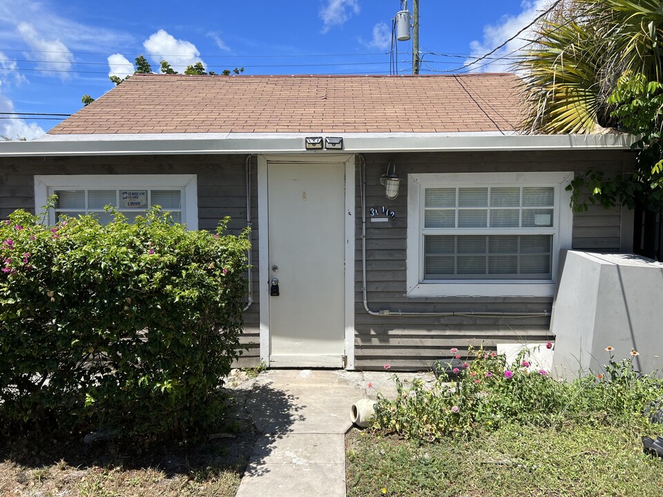 311 S J St in Lake Worth, FL - Building Photo