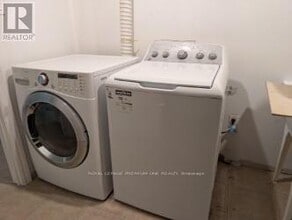 14 Valleycrest Dr in King City, ON - Building Photo - Building Photo