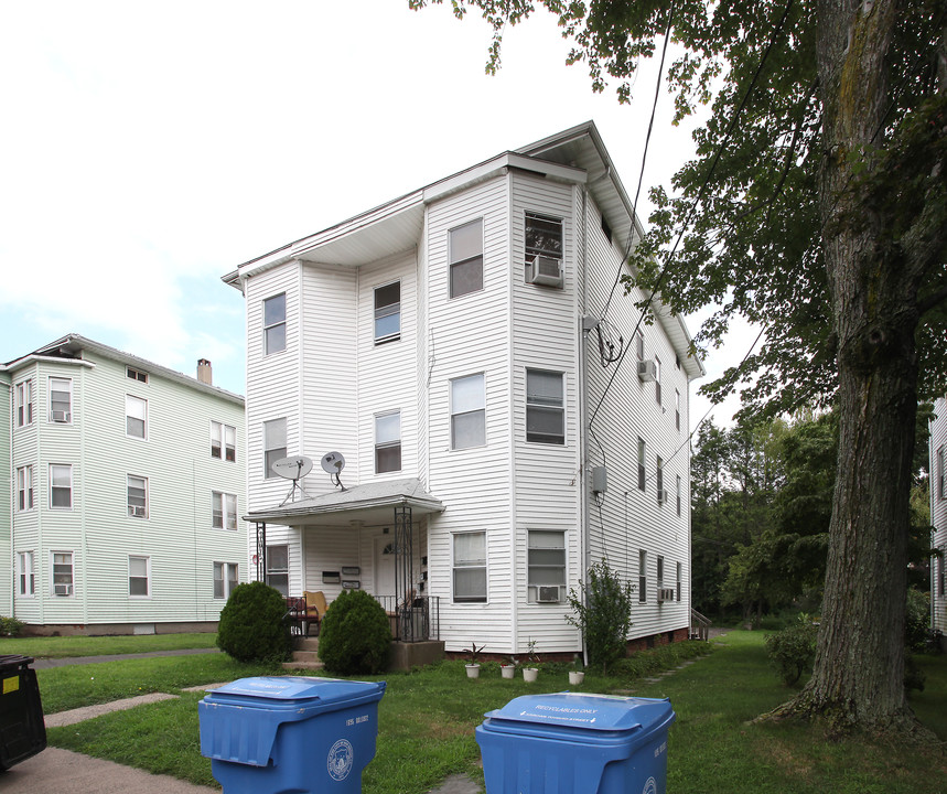 279 High St in New Britain, CT - Building Photo