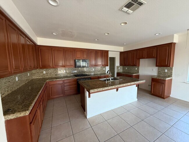 3380 Bridgeway Lakes Dr in West Sacramento, CA - Building Photo - Building Photo