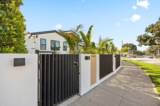 212 W 64th St in Inglewood, CA - Building Photo - Building Photo