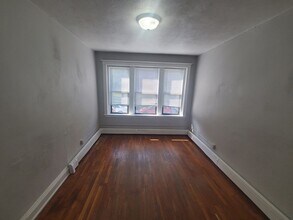 76 Walnut Park, Unit 1 in Boston, MA - Building Photo - Building Photo