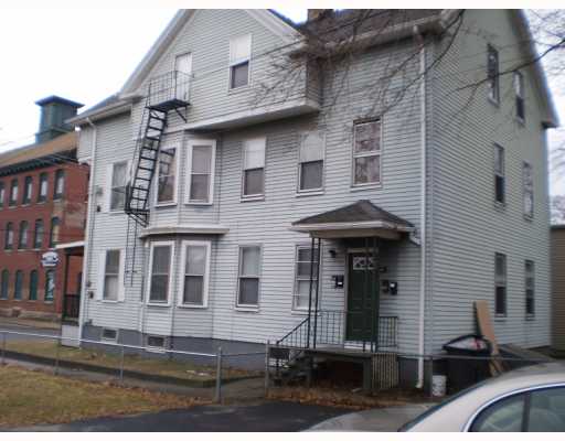 376-378 N Main St in Woonsocket, RI - Foto de edificio - Building Photo