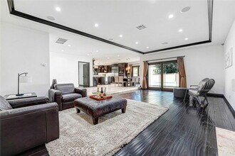 4529 Don Pio Dr in Los Angeles, CA - Building Photo - Building Photo