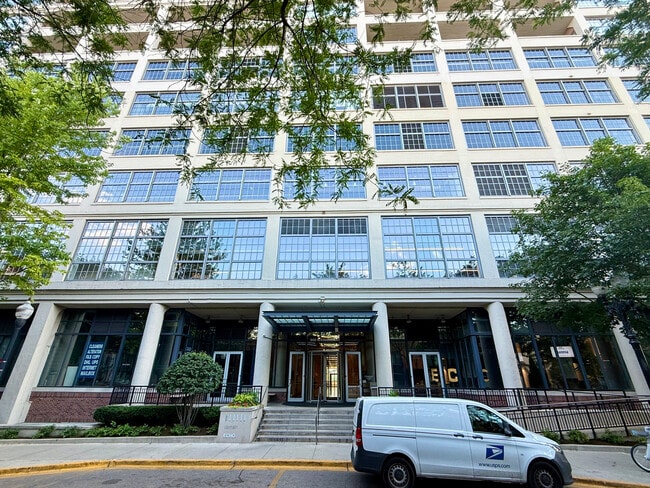 property at 900 N Kingsbury St