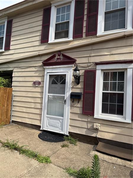 126 S 11th St in Pittsburgh, PA - Building Photo