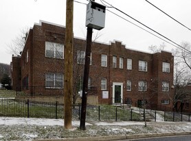 1715 V St SE in Washington, DC - Building Photo