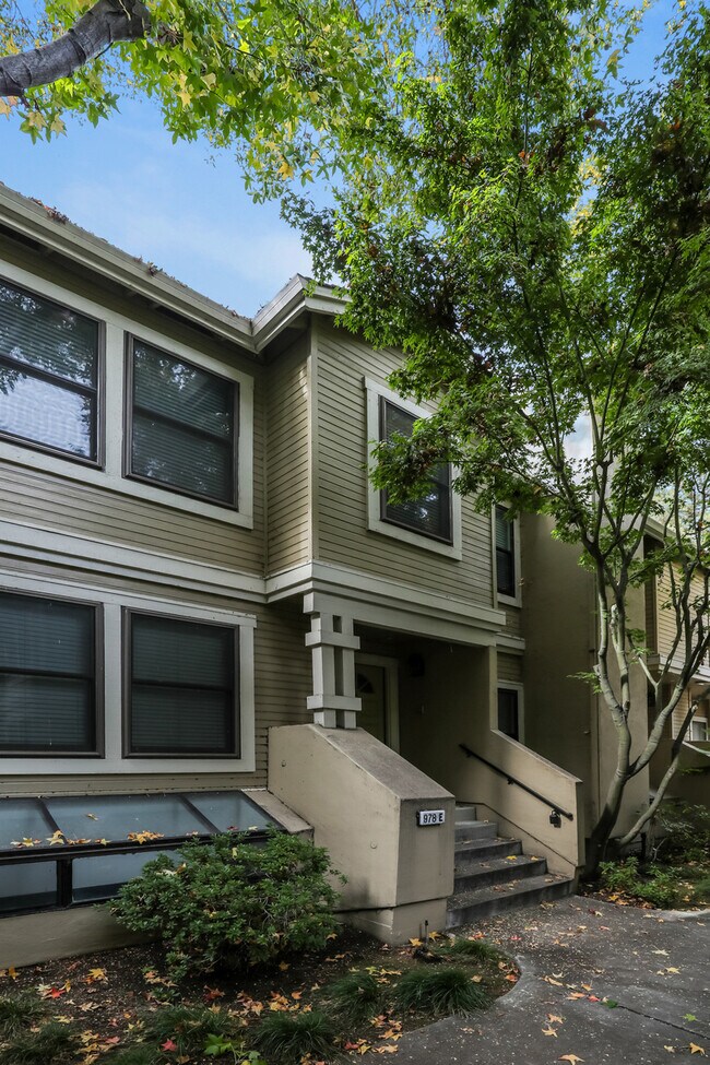 978 La Mesa Ter Rentals in Sunnyvale, CA