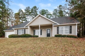 8129 Sterling Ln in Covington, GA - Building Photo - Building Photo
