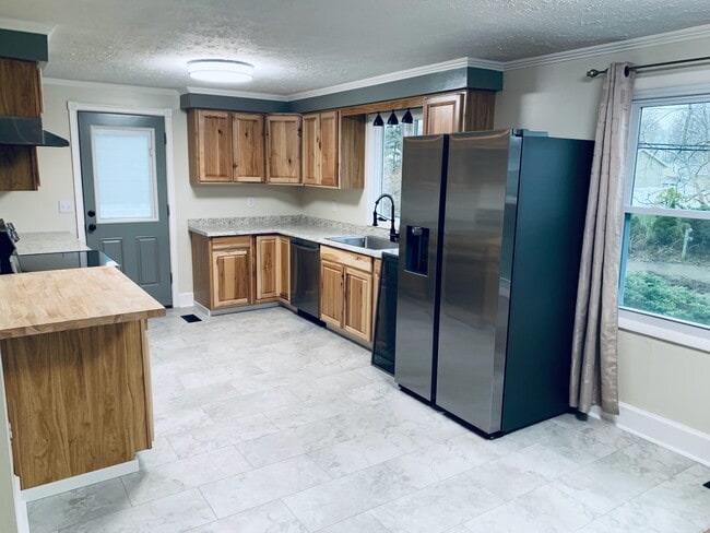 property at 103 Virginia Manor Rd