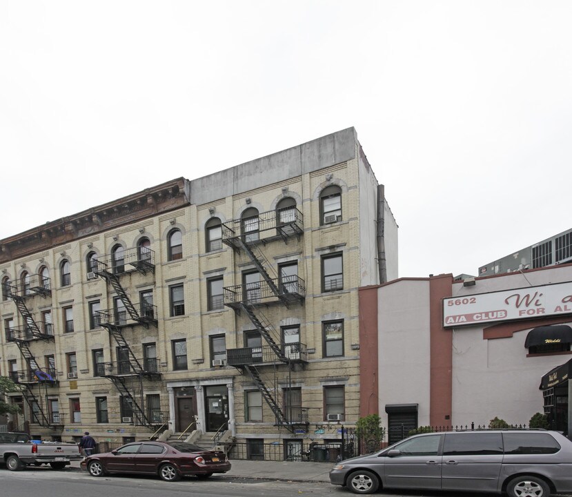 5608 6th Ave in Brooklyn, NY - Foto de edificio