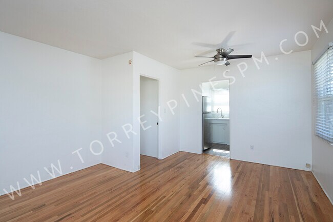 2073-2079 Emerald St in San Diego, CA - Building Photo - Building Photo