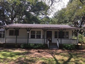 7454 Oak Dr W in Theodore, AL - Building Photo