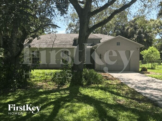 property at 415 Calhoun St