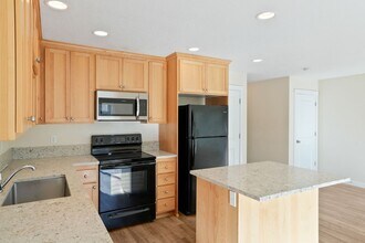 131 Ackerman St W in Monmouth, OR - Building Photo - Building Photo