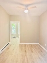 1226 W Westmoreland St, Unit #2 in Philadelphia, PA - Foto de edificio - Building Photo