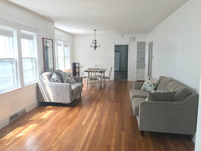 41 Kneeland Ave, Unit Apt 1 in Binghamton, NY - Foto de edificio - Building Photo