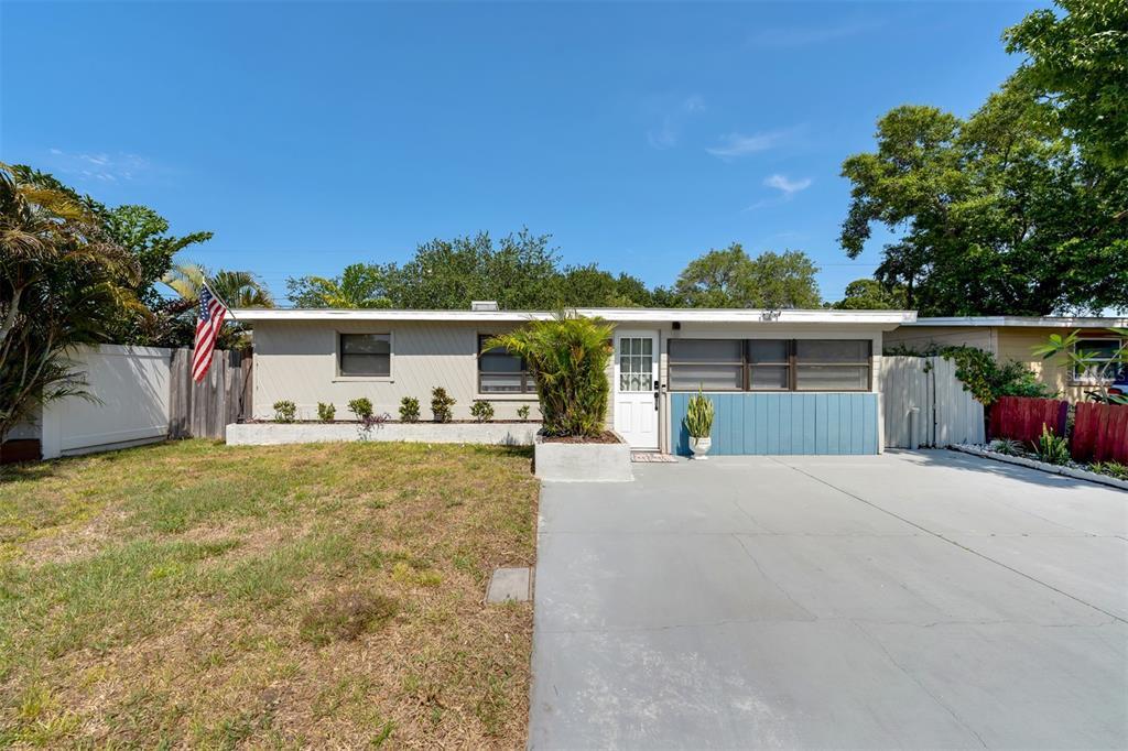 11919 102nd St in Largo, FL - Building Photo
