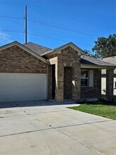 110 Marimoor Dr in Hutto, TX - Building Photo - Building Photo