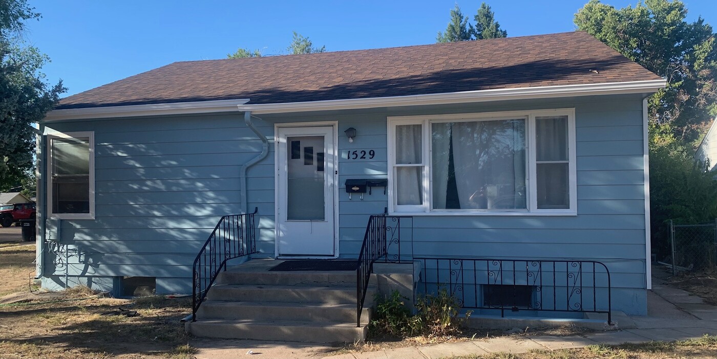 1529 15th St in Greeley, CO - Foto de edificio