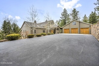 54 Bennington Ct in Reno, NV - Building Photo - Building Photo