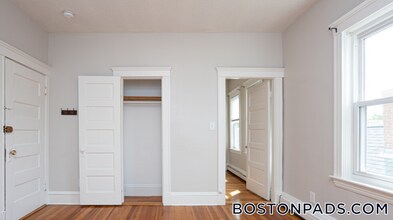 120 Columbia St, Unit #3 in Cambridge, MA - Building Photo - Building Photo