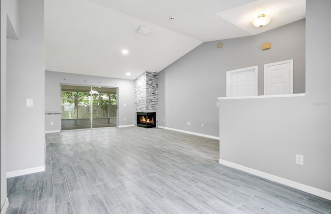 8200 Scarborough Ct in Orlando, FL - Building Photo - Building Photo