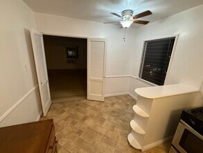 846 N Sweetzer Ave, Unit 846 N Sweetzer Ave #2 in West Hollywood, CA - Building Photo - Building Photo