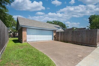 206 Houghton Rd in Katy, TX - Building Photo - Building Photo