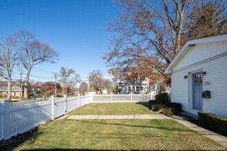176 Laurel Ave in Northport, NY - Building Photo - Building Photo