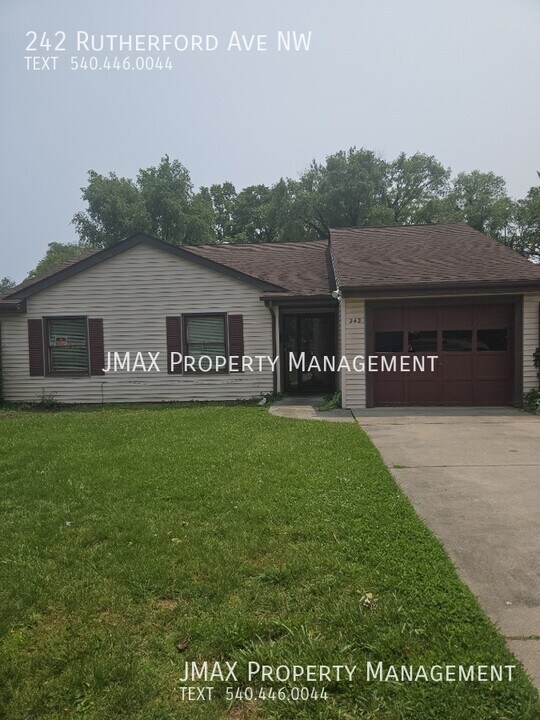 242 Rutherford Ave NW in Roanoke, VA - Building Photo