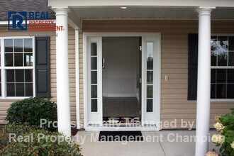 7345 Walking Horse Ct in Wilmington, NC - Building Photo - Building Photo