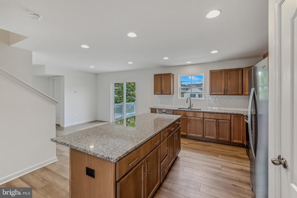 162 Ludgate Mnr in Falling Waters, WV - Building Photo