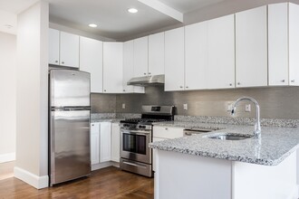 534 Tremont St, Unit 1 in Boston, MA - Building Photo - Building Photo