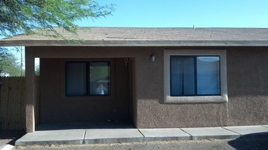 228 W Roger Rd in Tucson, AZ - Building Photo - Building Photo