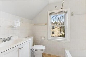 17 Bowman St in Lexington, MA - Foto de edificio - Building Photo