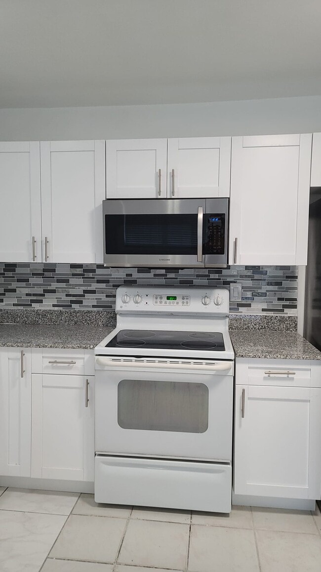 720 SW 7th St in Hallandale Beach, FL - Building Photo - Building Photo