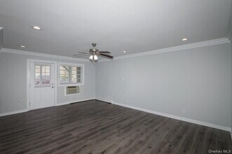 556 New Hwy in Hauppauge, NY - Building Photo - Building Photo