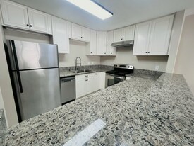 3030 Suncrest Dr in San Diego, CA - Building Photo