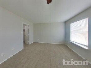 2726 Candle Ridge Dr, Unit 1129-26 in San Antonio, TX - Building Photo - Building Photo