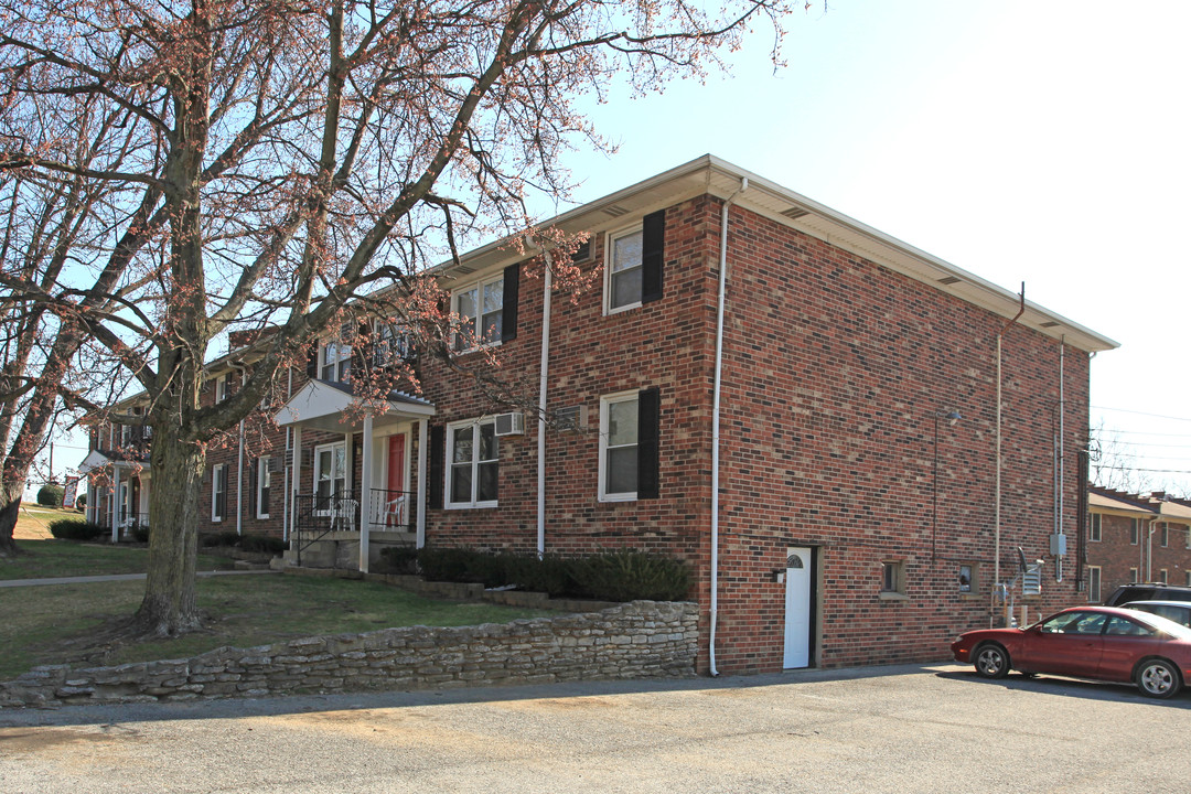 9900 Merioneth Ct in Louisville, KY - Building Photo