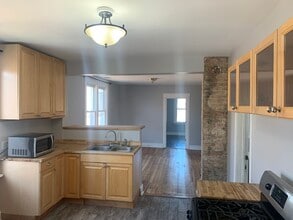 4933 W Medill Ave in Chicago, IL - Foto de edificio - Building Photo