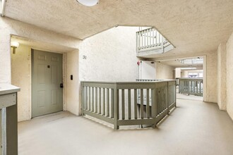 1040 E Washington Ave in Escondido, CA - Building Photo - Building Photo