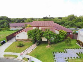 41 Quince Ave in McAllen, TX - Building Photo